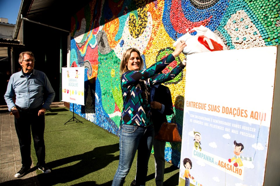 26.05.2018 - Prefeita Paula Mascarenhas e o vice Idemar Barz na lançamento da Campanha do Agasalho no Mercado Público - Foto: Gustavo Vara