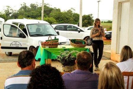 06.12.2017 - Prefeita Paula Mascarenhas durante inauguração da Agroindústria Sul Ecológica na Estrada da Gama na colônia de Pelotas