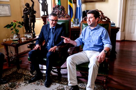 04.12.2017 - Prefeito em exercício Luiz Henrique Viana recebe visita do Deputado Federal Jeronimo Goergen (PP) para entrega de uma Emenda