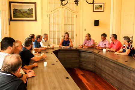 25.01.2019 - Prefeita Paula Mascarenhas e o vice Idemar Barz recebem anúncio de emenda parlamentar de R$ 400 mil, do deputado federal Dionísio Marcon (PT), para obra de pavimentação do acesso à colônia Z3 - Foto: Gustavo Vara