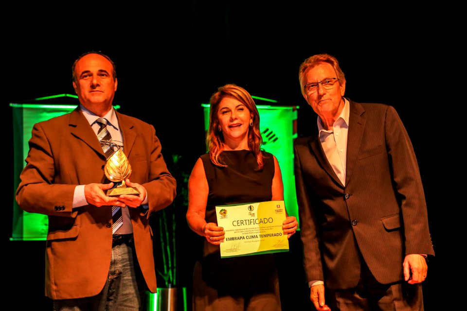 04.12.2017 - Vice-Prefeito Idemar Barz na entrega do prêmio destaque no desenvolvimento do agronegócio gaúcho em Porto Alegre RS
