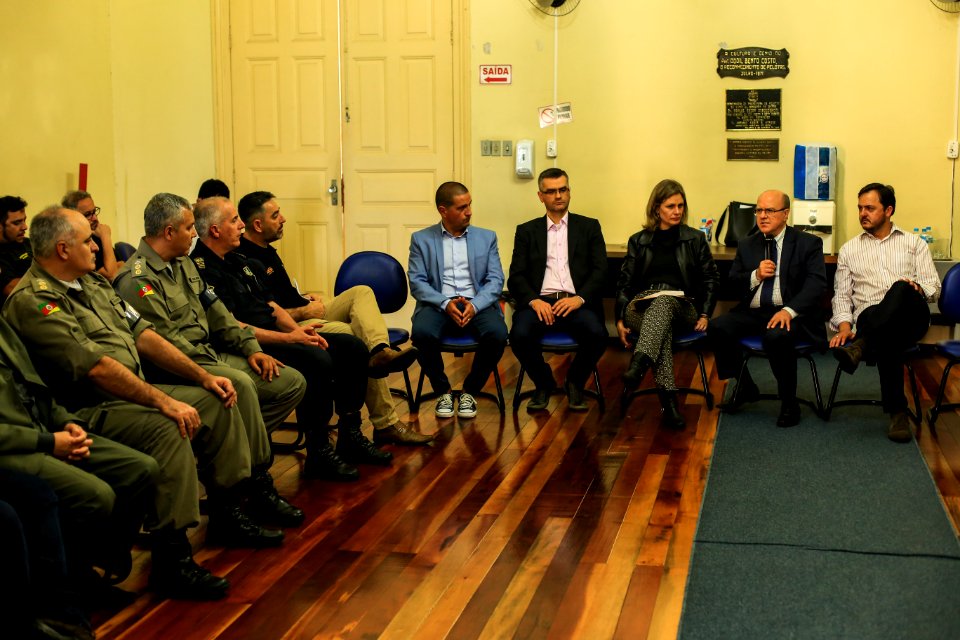 17.11.2017 - Prefeita Paula Mascarenhas na reunião do GGI com secretário de Segurança Pública do Estado, Cezar Schirmer