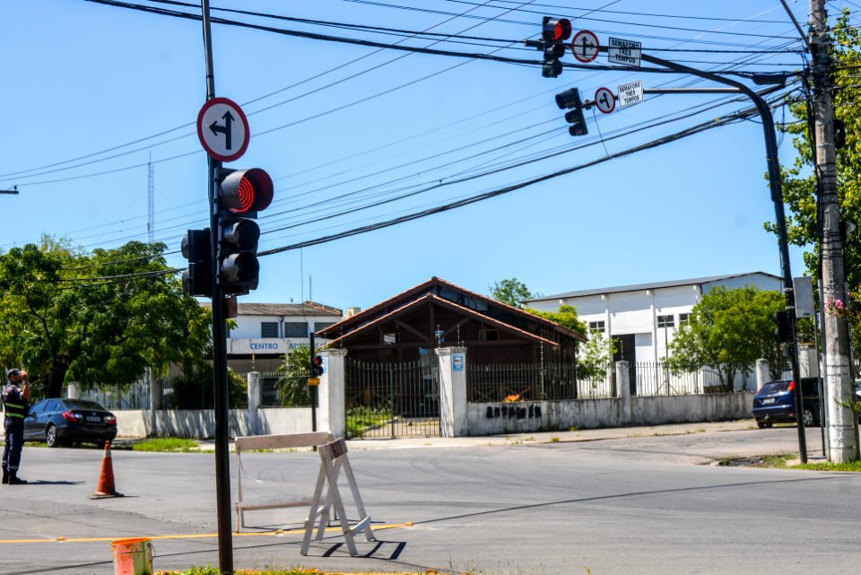 19.01.2018 - Novo semáforo na praça 20 de Setembro esquina com a rua Baltazar Brum