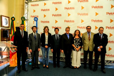 29.11.2017 - Prefeita Paula Mascarenhas e vice Idemar Barz recebem visita de Comitiva de Portugal