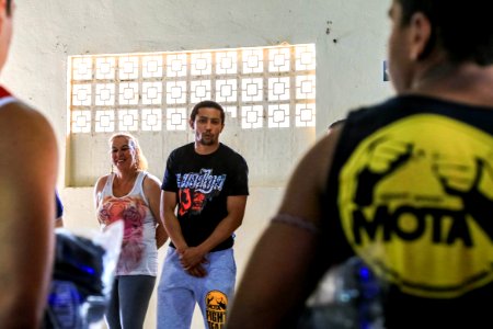 26.10.2017 SMED Entrega Luvas Proj Quem luta não briga