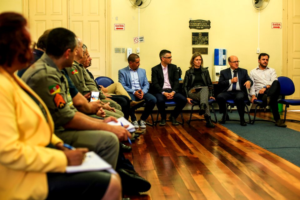 17.11.2017 - Prefeita Paula Mascarenhas na reunião do GGI com secretário de Segurança Pública do Estado, Cezar Schirmer