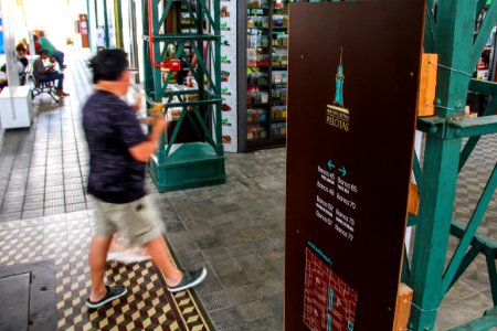 16.01.2018 - Novas placas de identificação instaladas no Mercado Central