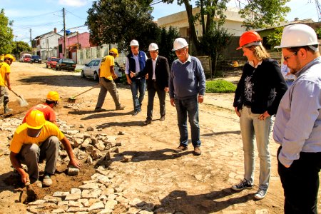 24.10.2017 - Prefeita Paula Mascarenhas em visita às obras do Sanep, ruas: Barros Cassal, Joaquim Vieira da Cunha, Arnaldo Mesquita de Menezes, Henrique Lorea