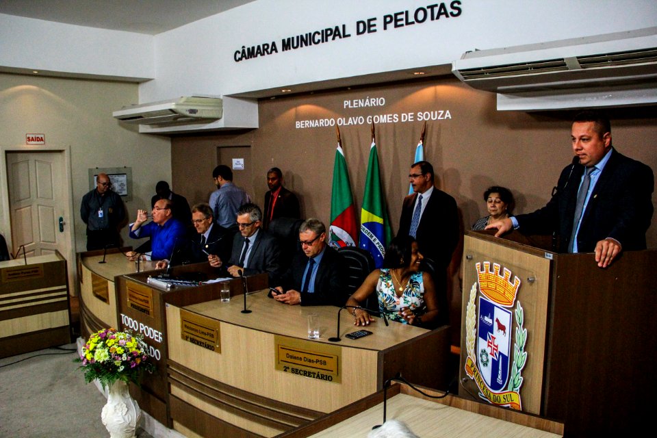 29.12.2017 - Vice-prefeito Idemar Barz na posse do presidente da câmara de vereadores de Pelotas, Anderson  Garcia