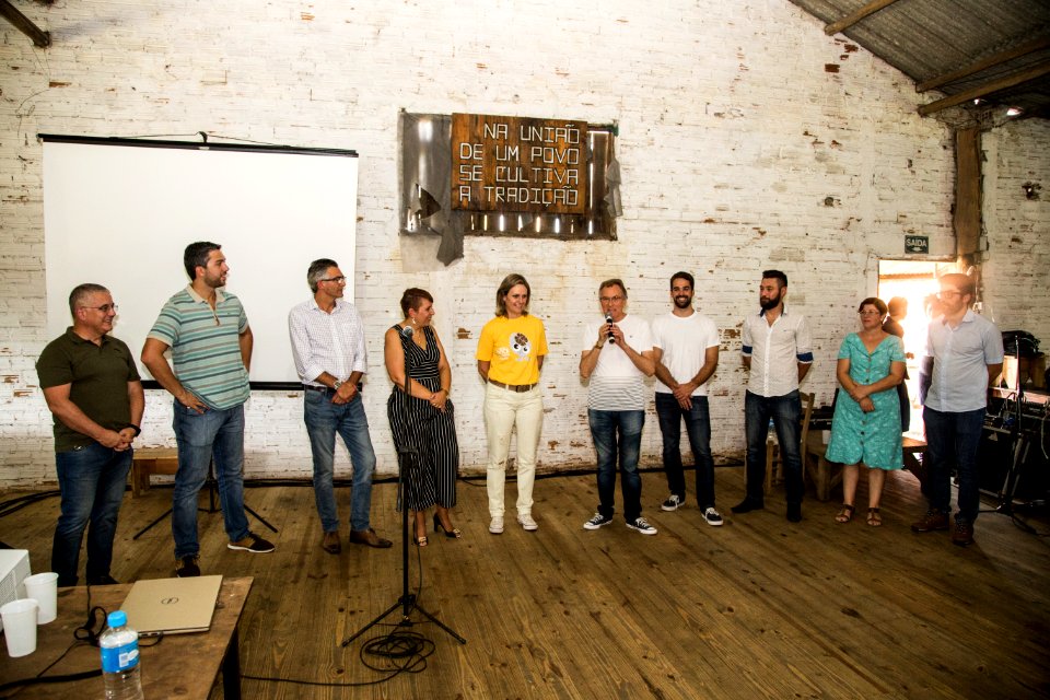 07.04.2018 - Prefeita Paula Mascarenhas, o vice Idemar Barz, acompanhados do ex prefeito de Pelotas Eduardo Leite e vereadores durante  inauguração da Rede Bem Cuidar na UBS Sanga Funda - Foto: Gustavo Vara
