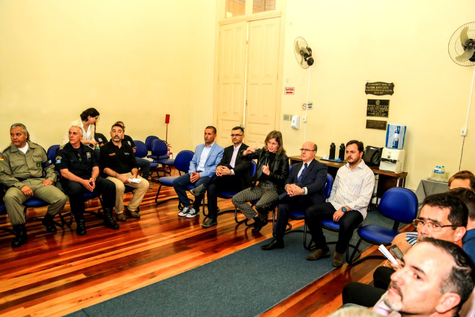 17.11.2017 - Prefeita Paula Mascarenhas na reunião do GGI com secretário de Segurança Pública do Estado, Cezar Schirmer