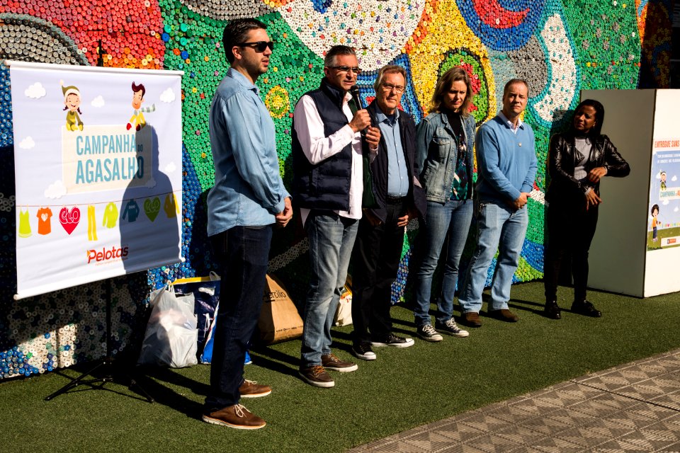 26.05.2018 - Prefeita Paula Mascarenhas e o vice Idemar Barz na lançamento da Campanha do Agasalho no Mercado Público - Foto: Gustavo Vara