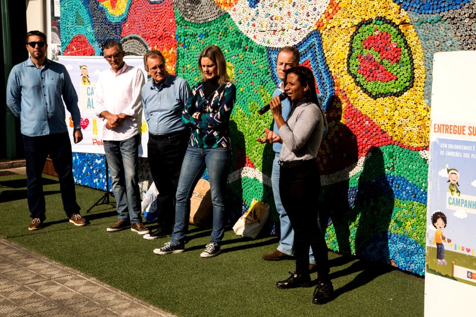 26.05.2018 - Prefeita Paula Mascarenhas e o vice Idemar Barz na lançamento da Campanha do Agasalho no Mercado Público - Foto: Gustavo Vara