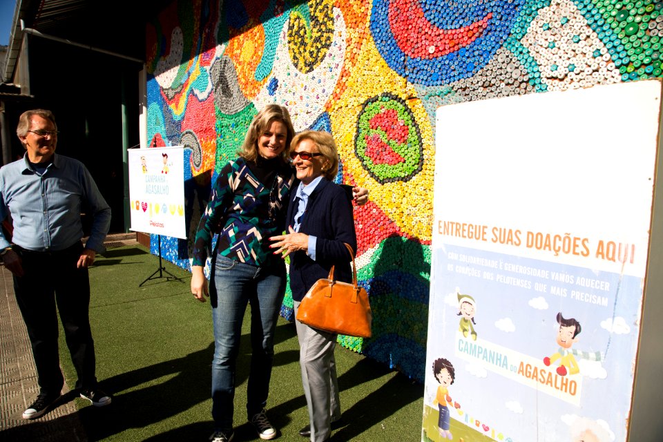 26.05.2018 - Prefeita Paula Mascarenhas e o vice Idemar Barz na lançamento da Campanha do Agasalho no Mercado Público - Foto: Gustavo Vara