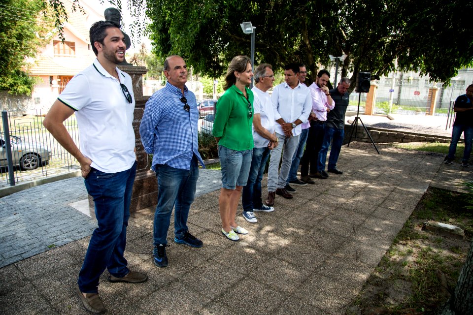 10.03.2018 - Prefeita Paula Mascarenhas e o vice Idemar Barz realizam entrega da revitalização da Praça Modelo - Foto: Gustavo Vara