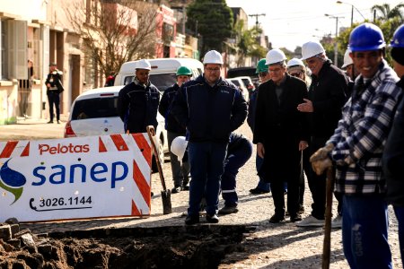 20.08.2018 - Prefeito em exercício Idemar Barz durante visita obra de instalação adutora ETA São Gonçalo - Foto: Gustavo Vara
