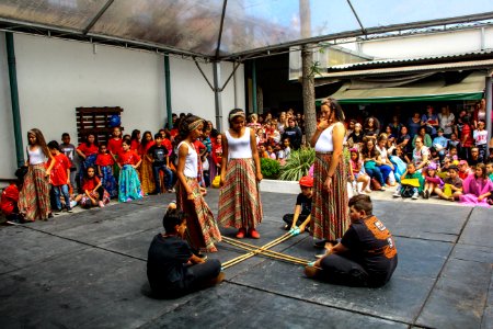 17.11.2017 - Ações que integram o projeto Africanidades - Alunos Smed no Mercado Central - Fotos: Marcel Avila