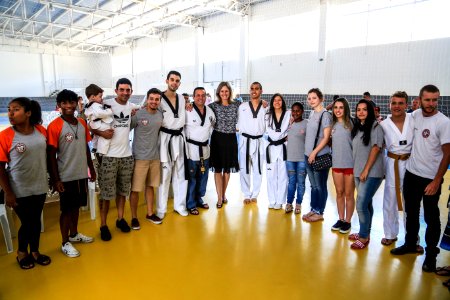 05.01.2018 - Prefeita Paula Mascarenhas na entrega das faixas pretas aos alunos de escolas municipais do Dunas e membros dos projeto Vida Ativa e Quem Luta Não Briga