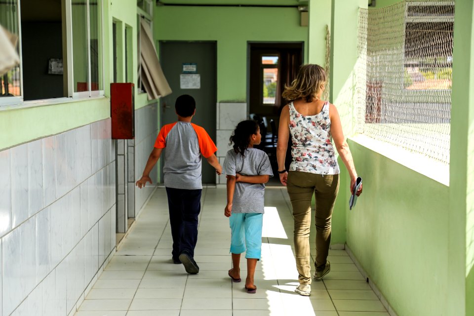 13.12.2017 - Prefeita Paula Mascarenhas durante entrega de laboratório Khan Academy na EMEF Dom Francisco de Campos Barreto