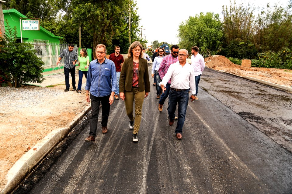 10.11.2017 - Prefeita Paula Mascarenhas em visita na avenida Ildefonso Simões Lopes