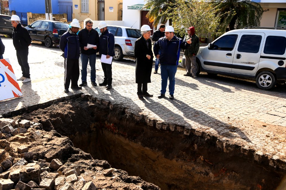20.08.2018 - Prefeito em exercício Idemar Barz durante visita obra de instalação adutora ETA São Gonçalo - Foto: Gustavo Vara