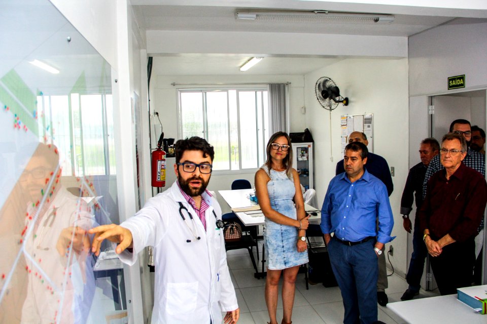 17.01.2018 - Vice-prefeito Idemar Barz e o deputado federal Ronaldo Nogueira visitam a UBS Sanga Funda e as obras da UPA Bento