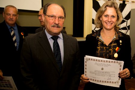 06.12.2018 - Prefeita Paula Mascarenhas recebe a medalha Tiradentes no Palácio da Policia em Porto Alegre - Foto: Gustavo Vara