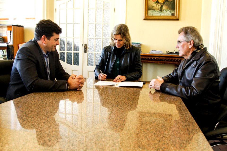 05.09.2018 - Prefeita Paula Mascarenhas e o vice Idemar Barz realizam a assinatura do termo de acordo e compromisso entre a prefeitura e a Ecosul - Foto: Gustavo Vara