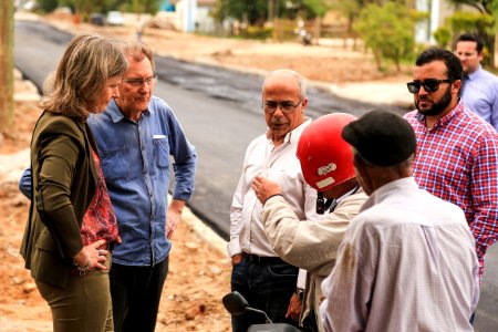 10.11.2017 - Prefeita Paula Mascarenhas em visita na avenida Ildefonso Simões Lopes
