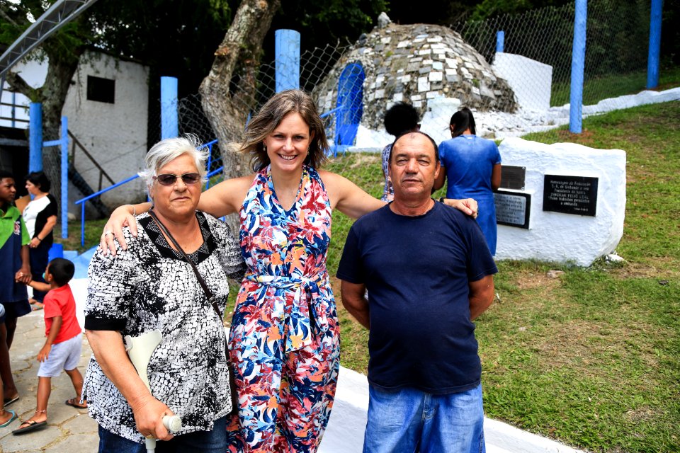 31.01.2018 - Prefeita Paula Mascarenhas durante entrega e instalação da placa no monumento à Iemanjá - Foto: Gustavo Vara