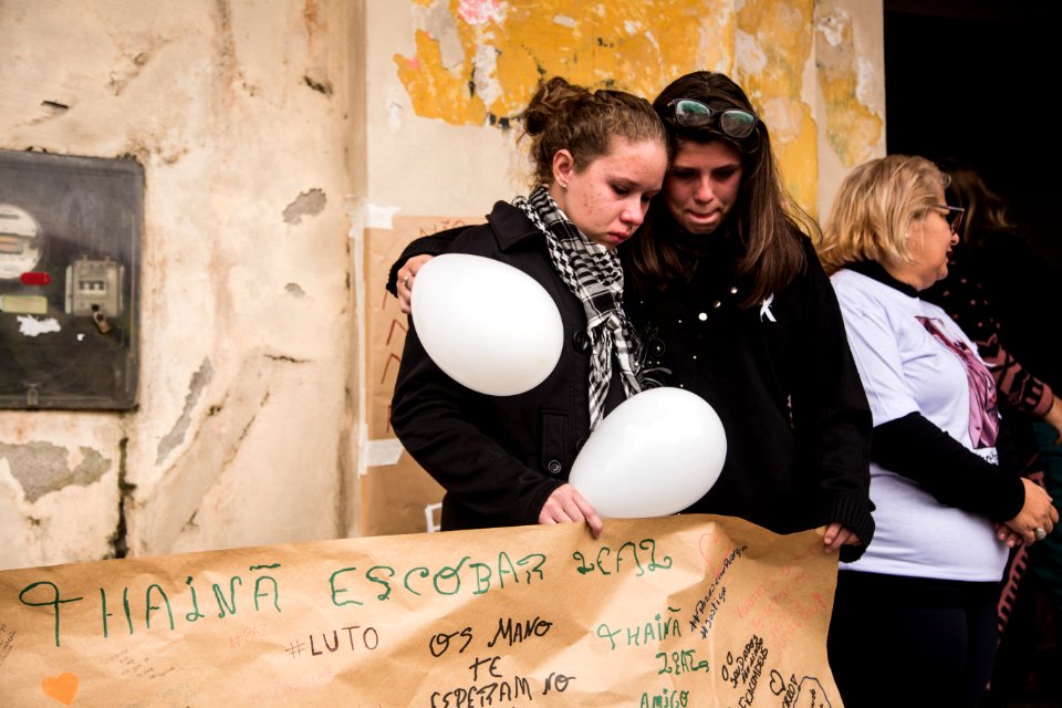 30.06.2018 - Prefeita Paula Mascarenhas participa da Passeata pela Paz em luto e protesto ao assassinato brutal de Thainã Leal, aluno do colégio Assis Brasil - Foto: Gustavo Vara