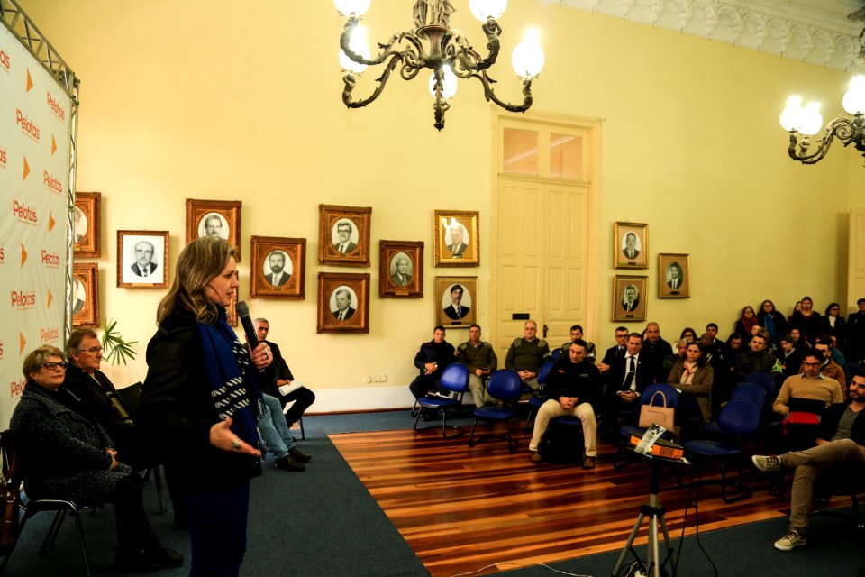 03.07.2018 - Prefeita Paula Mascarenhas durante reunião do Cip com assinatura das Cipaves com diretores da rede municipais e assinaturas de adesões ao Pacto Pelotas Pela Paz  Foto: Gustavo Vara