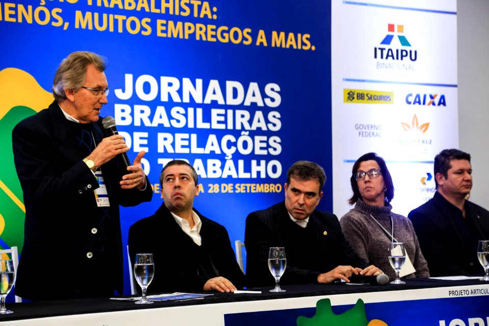 11.07.2018 - Prefeito em exercício Idemar Barz participa do evento Jornadas Brasileiras de Relações de Trabalho