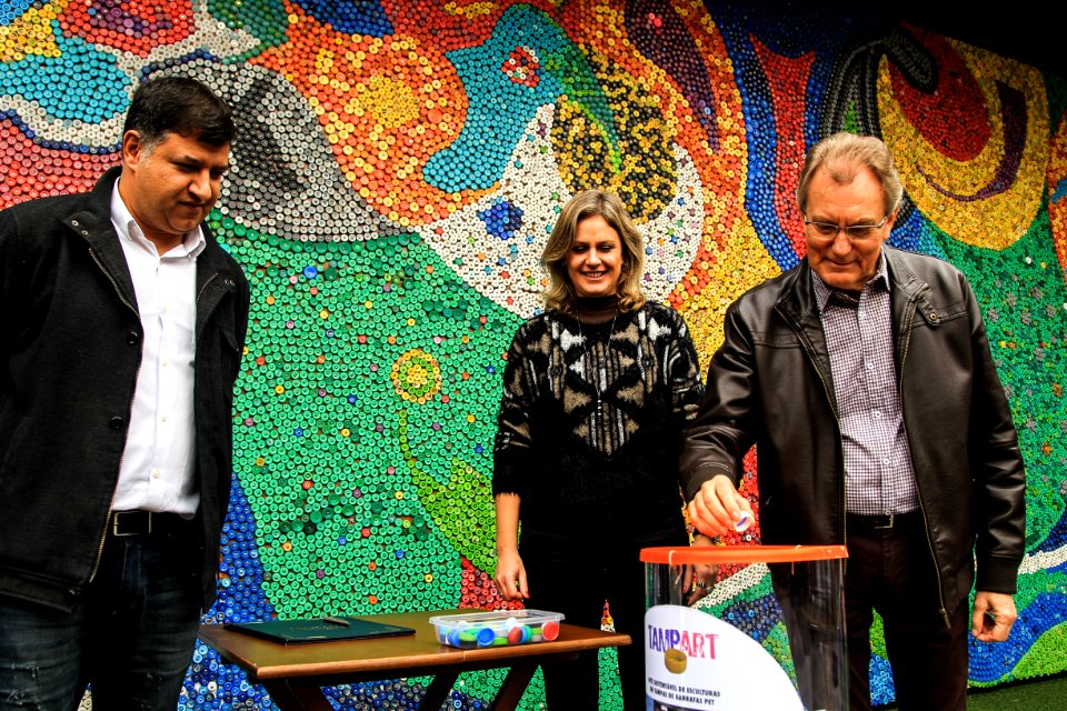 12.06.2018 - Prefeita Paula Mascarenhas e o vice Idemar Barz durante o ato de lançamento do Tampart e assinatura de uma termo de cooperação - projeto de arte e sustentabilidade - Foto: Gustavo Vara