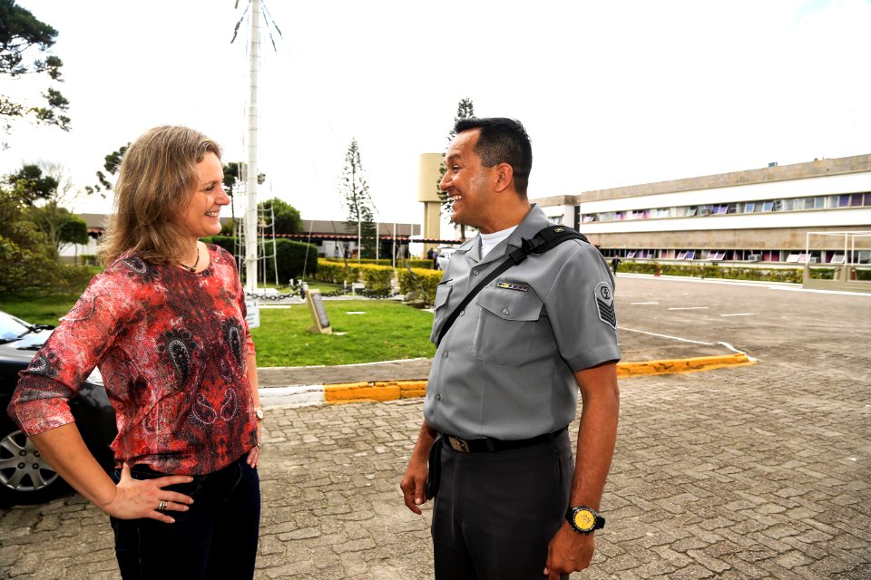 26.09.2018 - Prefeita Paula Mascarenhas durante reunião almoço com o  vice-Almirante José Renato de Oliveira, Comandante do 5º Distrito Naval em Rio Grande - Foto: Gustavo Vara