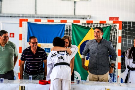 05.01.2018 - Prefeita Paula Mascarenhas na entrega das faixas pretas aos alunos de escolas municipais do Dunas e membros dos projeto Vida Ativa e Quem Luta Não Briga