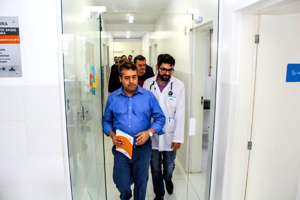 17.01.2018 - Vice-prefeito Idemar Barz e o deputado federal Ronaldo Nogueira visitam a UBS Sanga Funda e as obras da UPA Bento