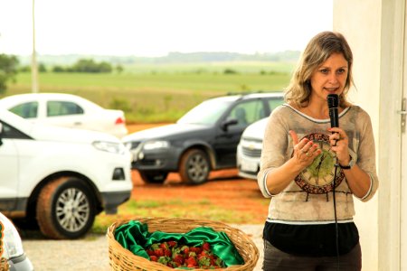 06.12.2017 - Prefeita Paula Mascarenhas durante inauguração da Agroindústria Sul Ecológica na Estrada da Gama na colônia de Pelotas