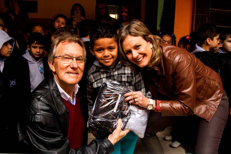 21.06.2018 -  Entrega dos novos uniformes na Escola Joaquim Nabuco e assinatura da ordem de serviço da construção de passarela coberta para EMEF Joaquim Nabuco - Foto: Gustavo Vara