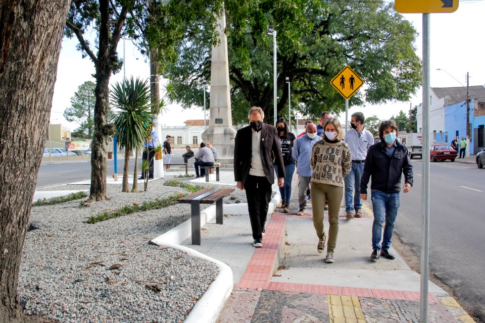 23.06.2020 – Prefeita Paula Mascarenhas Visita às obras do Largo de Portugal e canteiros da Duque de Caxias  Foto: Rodrigo Chagas
