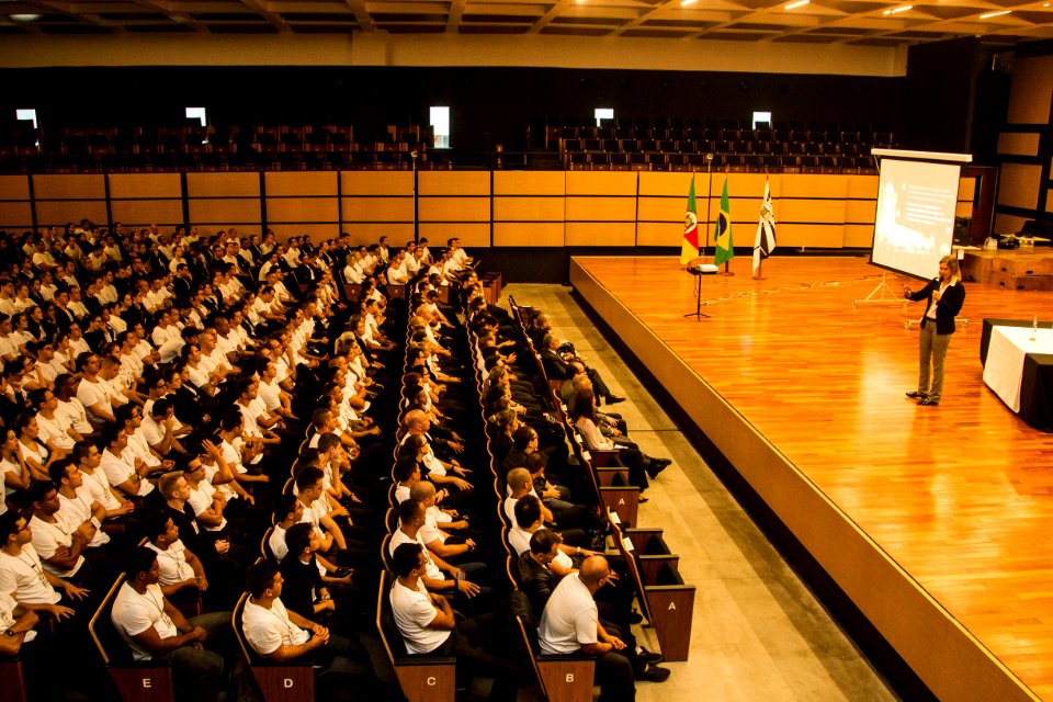 29.04.2019 - Prefeita Paula Mascarenhas realiza palestra para alunos do curso de formação profissional na Academia de Polícia Civil, em Porto Alegre - Foto: Gustavo Vara