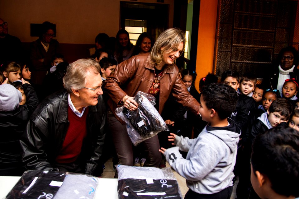 21.06.2018 -  Entrega dos novos uniformes na Escola Joaquim Nabuco e assinatura da ordem de serviço da construção de passarela coberta para EMEF Joaquim Nabuco - Foto: Gustavo Vara