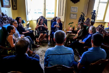 18.01.2018 - Prefeita Paula Mascarenhas na Solenidade de adesão da cidade à Bienal - com o presidente da Bienal, Gilberto, Carlos Trevi do Santander Cultural e SESC