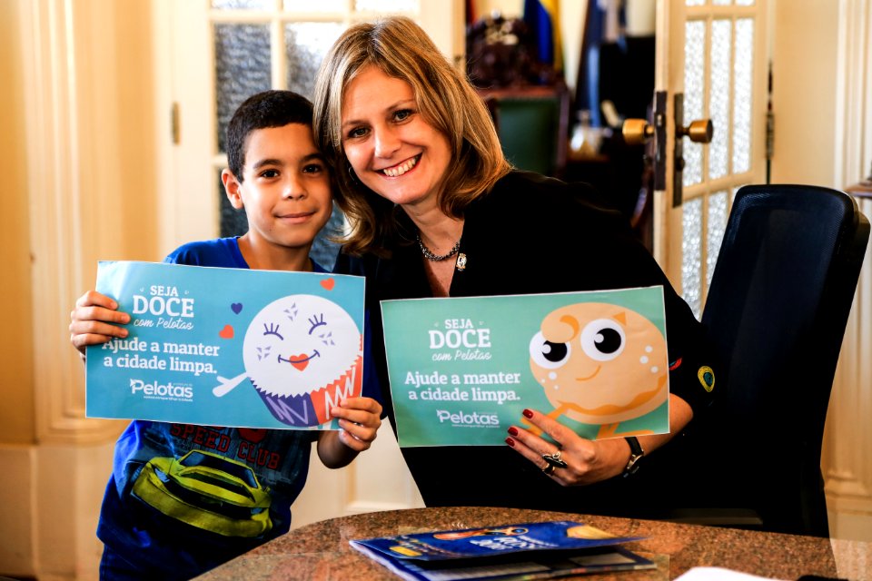 09.04.2018 - Prefeita Paula Mascarenhas recebe o aluno Pedro Henrique da Escola Mariana Eufrasia - Foto: Gustavo Vara
