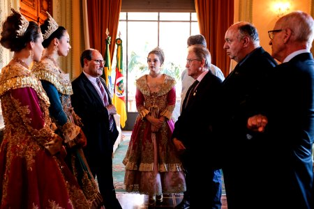 16.05.2018 - Vice prefeito Idemar Barz realiza entrega do Convite da Fenadoce 2018 com a Corte e CDL para o Governador do RS e Deputados Estaduais - Foto: Gustavo Mansur