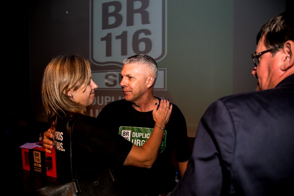 20.04.2018 - Painel: Duplicação BR 116 Urgente - Foto: Gustavo Vara