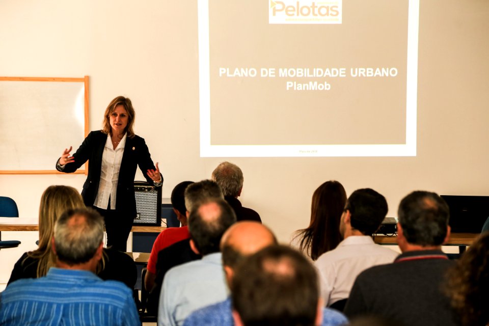 09.05.2018 - Prefeita Paula Mascarenhas na cerimônia de oficialização do Fórum de Acompanhamento do Plano de Mobilidade, na Secretaria de Gestão da Cidade e Mobilidade Urbana - Foto: Gustavo Vara
