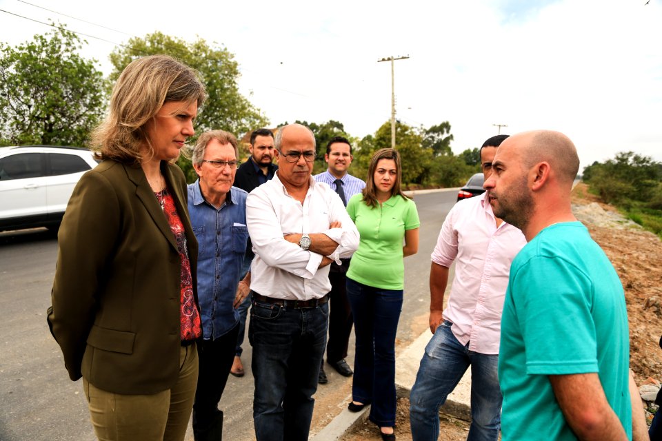 10.11.2017 - Prefeita Paula Mascarenhas em visita na avenida Ildefonso Simões Lopes