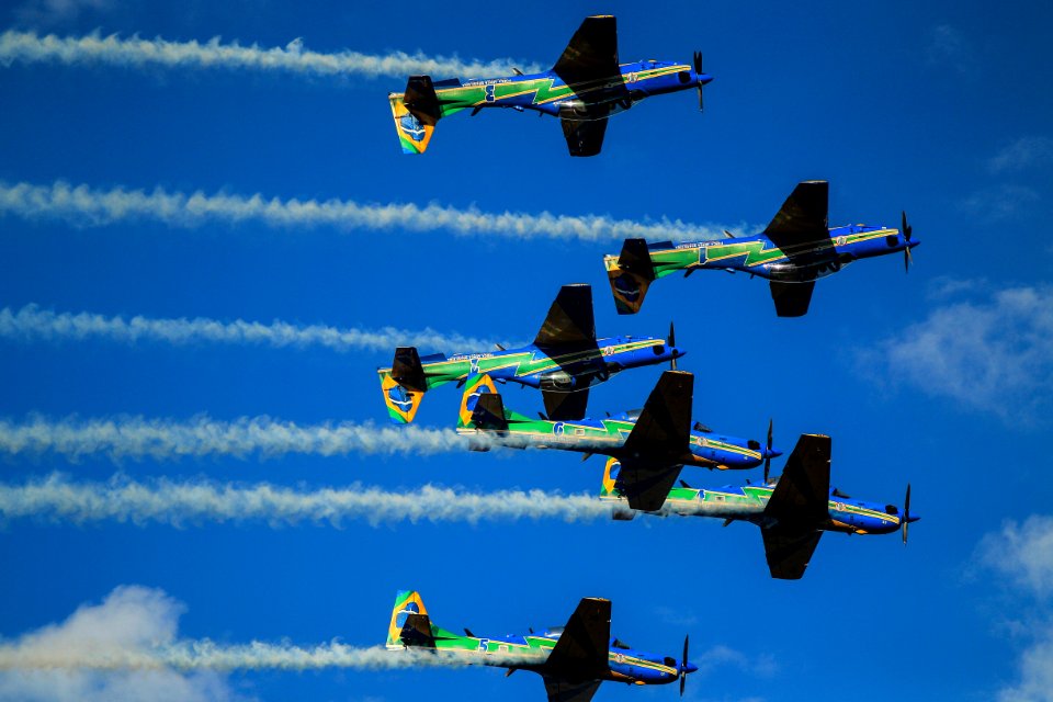 18.04.2018 - Apresentação da Esquadrilha da Fumaça em comemoração aos 100 anos do 9ª Batalhão de Infantaria Motorizada em Pelotas e pela passagem do Dia do Exército - Foto: Gustavo Vara