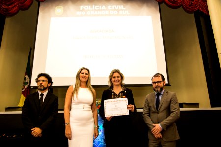06.12.2018 - Prefeita Paula Mascarenhas recebe a medalha Tiradentes no Palácio da Policia em Porto Alegre - Foto: Gustavo Vara